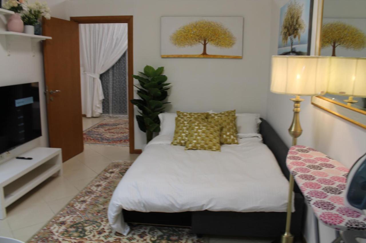 Newly Furnished Cozy 1 Bedroom Apartment Close To Jbr Beach And Metro Dubai Esterno foto