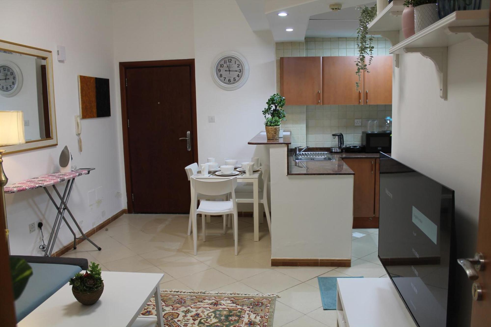 Newly Furnished Cozy 1 Bedroom Apartment Close To Jbr Beach And Metro Dubai Esterno foto