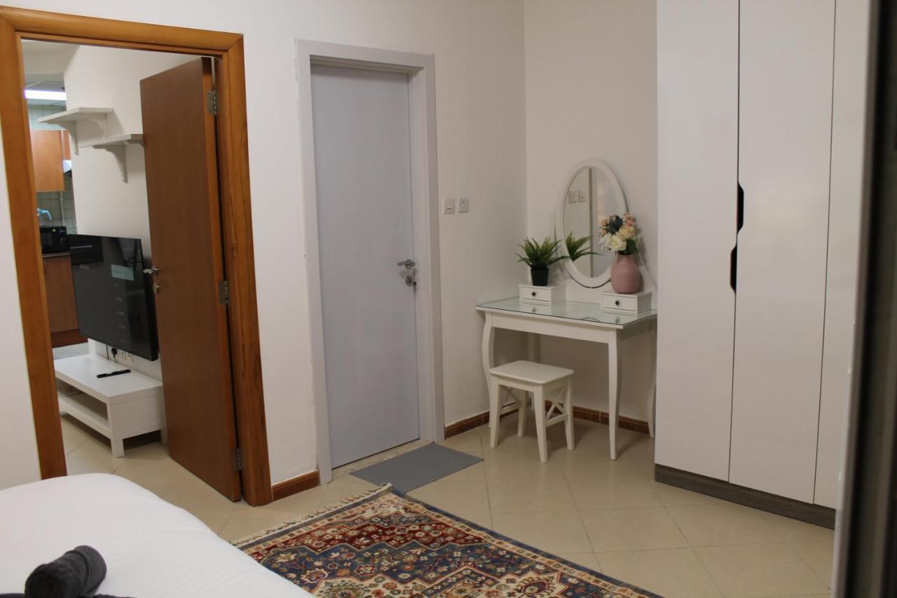 Newly Furnished Cozy 1 Bedroom Apartment Close To Jbr Beach And Metro Dubai Esterno foto
